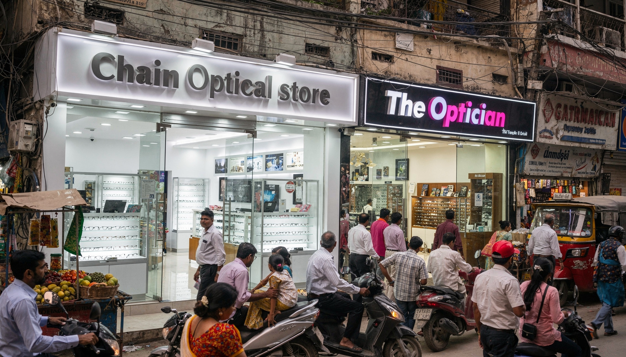 Big Chains Bigger Opportunities: How Local Optical Stores Can Thrive